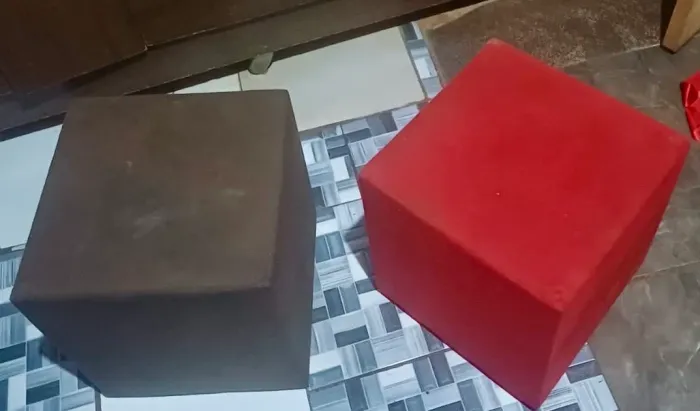 Vão os 2 pufs , apenas dinheiro ou pix diretamente comigo !
