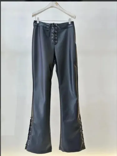 Calça couro fake