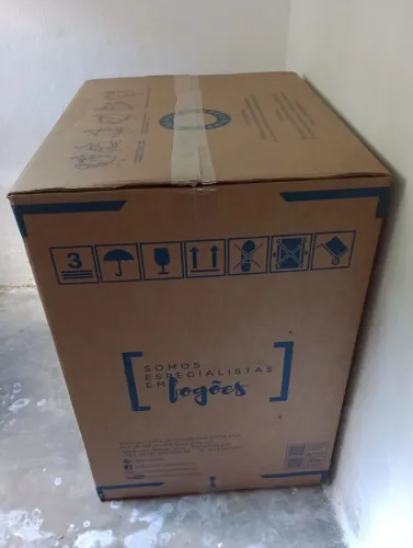 Vende se um fogão 5 bocas na caixa atlas sem uso novo 