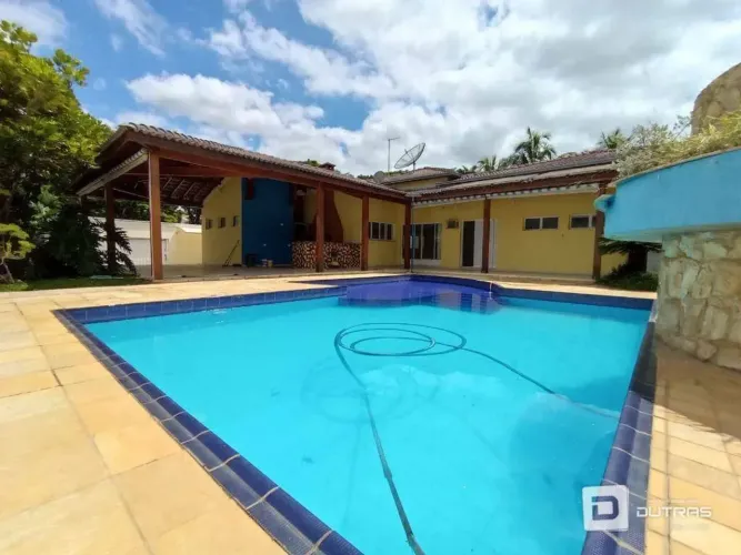 Casa à venda no Colinas de Piracicaba 4 suítes e piscina