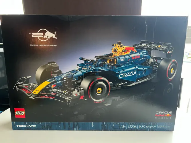 Lego Technic 42206 F1 Red Bull RB20 Lacrado