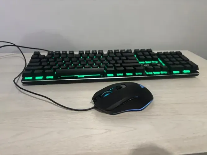 KIT GAMER - Teclado mecânico + Mouse 3200 DPI