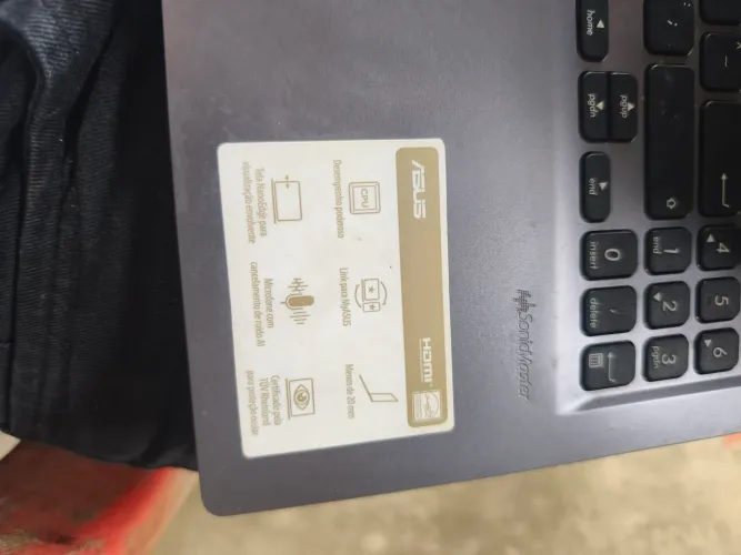 Notebook Asus semi novo