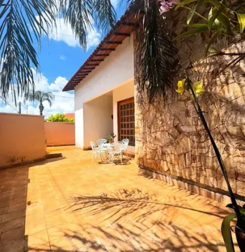 Casa Fernandópolis     A casa dos seus sonhos está aqui!   BAIXOU O PREÇO!!!!!