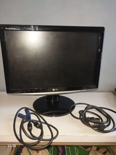Monitor LG 17" LCD antigo