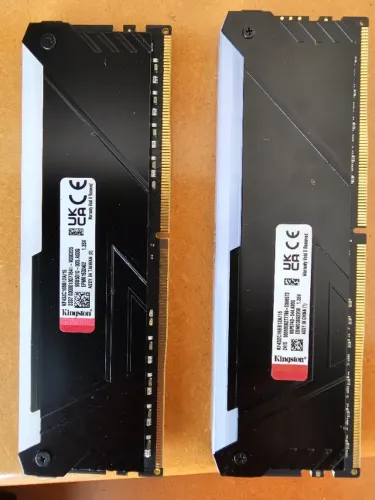 Memória Kingston Beast Rgb 16gb 3200mhz Kf432c16bb12a/16 tenho duas