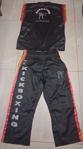 KIMONO KICKBOXING 100% CETIM IMPORTADO GROSSO - R$ 400,00