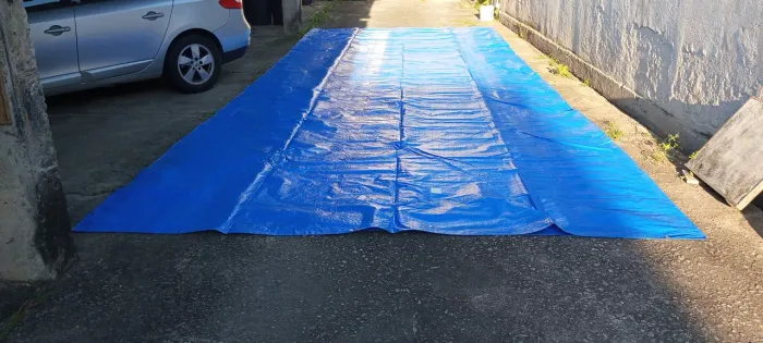 Vendo lona 9.00 MTS X 6.90 MTS com proteção,UV. dos dois lados.