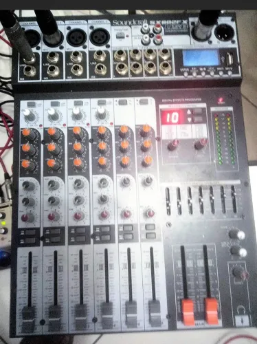 Mesa de som (Soundcraft sx802fx usb)