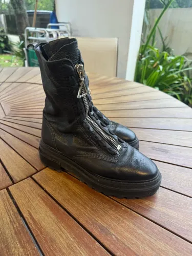 Bota Schutz