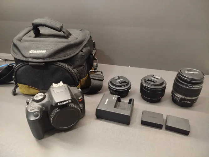 Vendo Canon t6 com 3 lentes