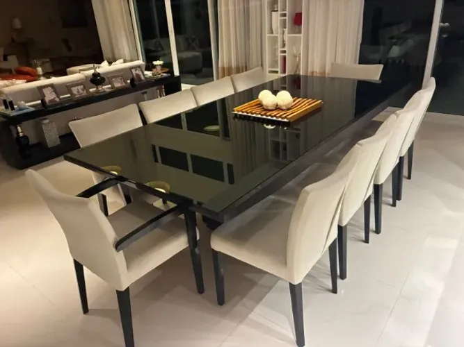 Mesa de jantar com 10 lugares