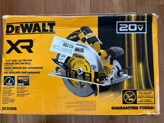 Vende-se Serra Circular DEWALT NOVA