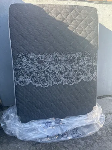 Colchão de casal D33 novo!!!