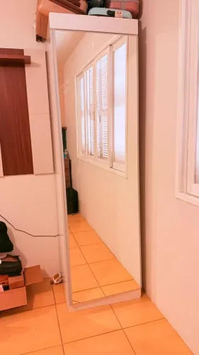 Sapateira com espelho