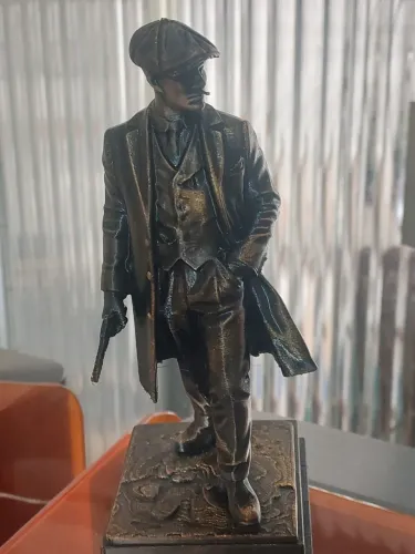 Estátua inspirada no Thomas Shelby 15cm impressão 3D