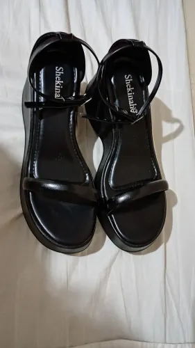 Sapato plataforma com tira preto