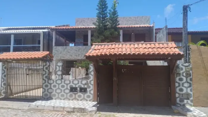 Casa com 3 Quarto(s) e 2 banheiro(s) para Alugar, 300 m² por R$ 2800 / Mês
