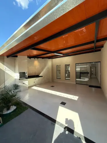Casa 3/4 com suíte- Prox. ao Supermercado Prátiko