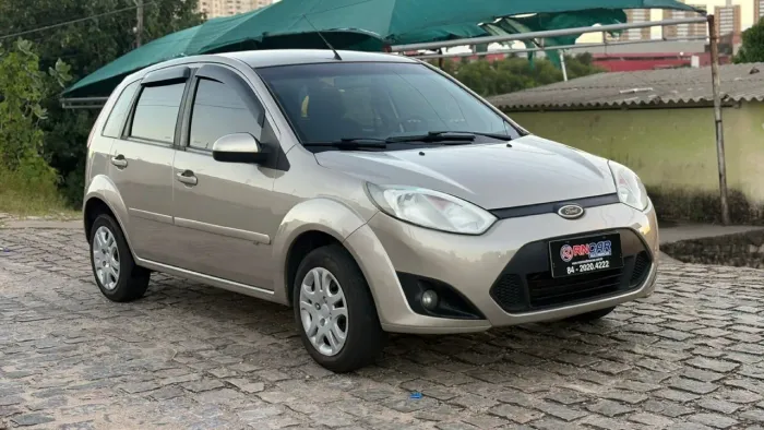 Ford Fiesta SE 1.6 8V Flex 5P 2014