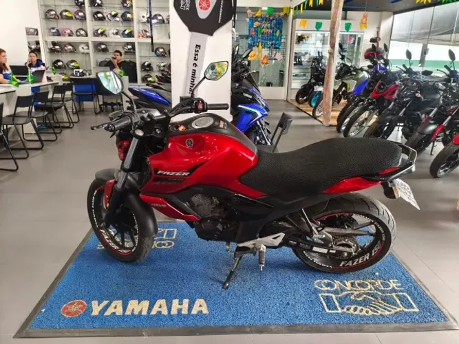 FZ 15 VERMELHA