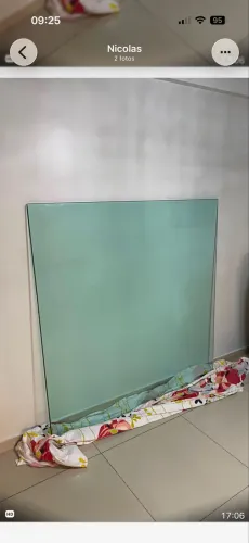 Vendo vidro para tampo de mesa de jantar, com quadrado, medindo 1,40 x 1,40
