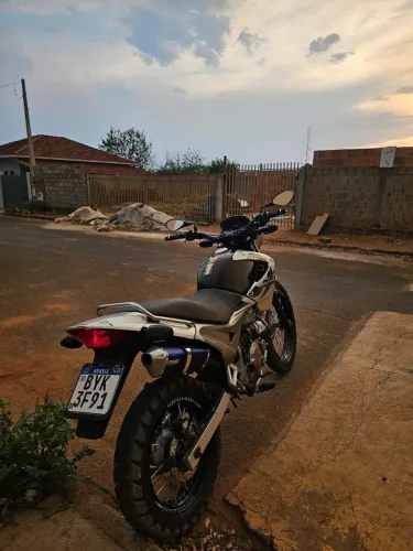 Falcon NX 400 Honda 