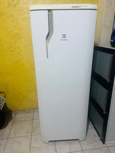 Geladeira eletrolux