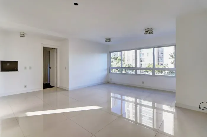Rocca Imobiliária vende apartamento novo de 101m² e 3 quartos em Central Parque - Porto Al