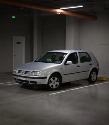 Volkswagen Golf 1.6 MI/ 1.6 MI Gener./black & Silver 2000