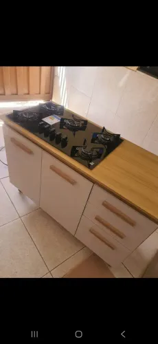 Balcão com fogão cooktop