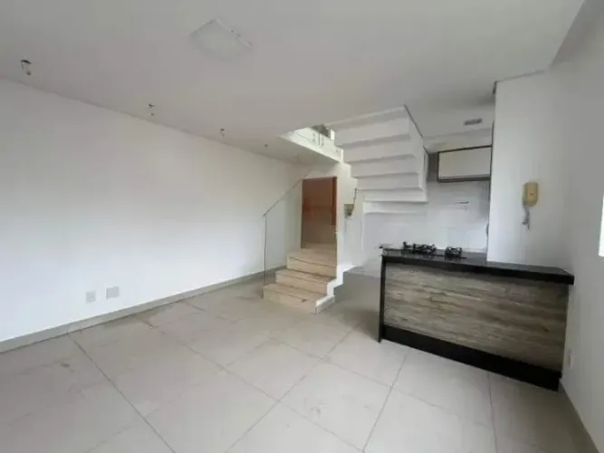 COBERTURA COM 2 QUARTOS PARA LOCAÇÃO NO BURITIS.