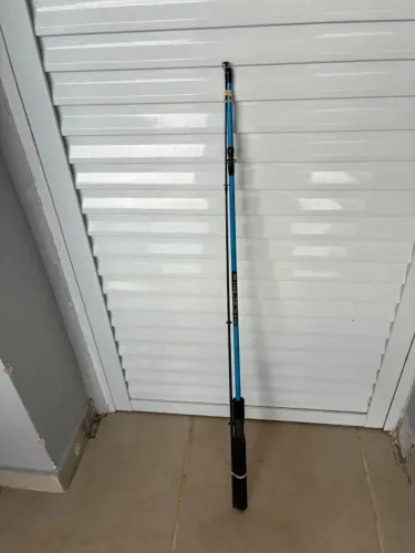 Vara Carretilha CMIK - 1,80 MT - 20-30 Lb - 2 partes - Ótimo estado