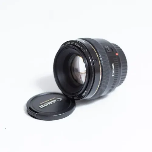 Canon EF 50mm f/1.4