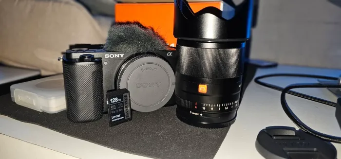 KIT COMPLETO - Sony ZV-E10 + Viltrox 23mm f/1.4 + Acessórios