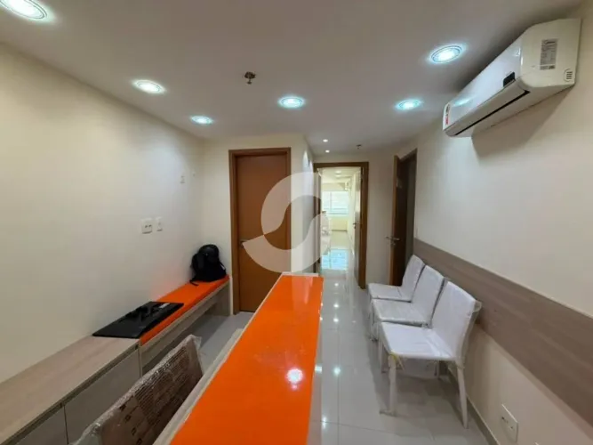 Sala Comercial Mobiliada à Venda/Locação no Centro de Niterói  Excelente Localização