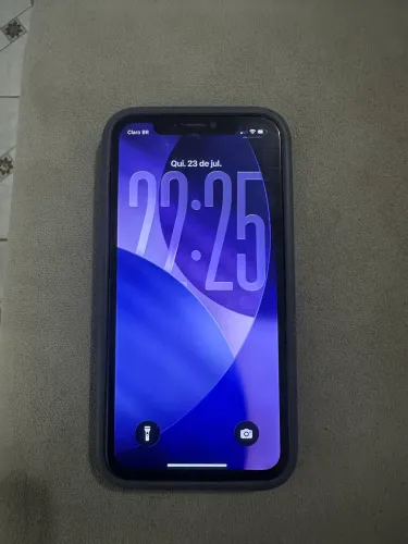 Vende se iPhone 11 Obs:Face ID off e vidro traseiro quebrado 