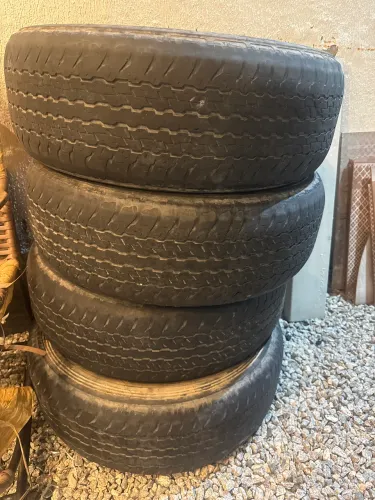 Pneus da Hilux