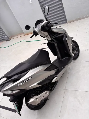 Vendo moto Honda elite 125