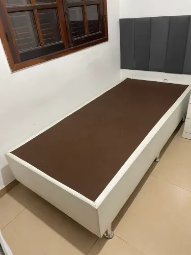 Vendo base de cama box solteiro ortobom