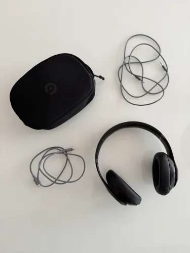 Apple Beats Studio Pro