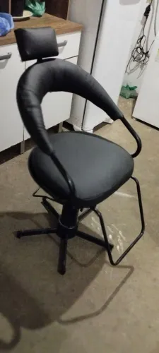 Cadeira pra salão falar com paulo *21