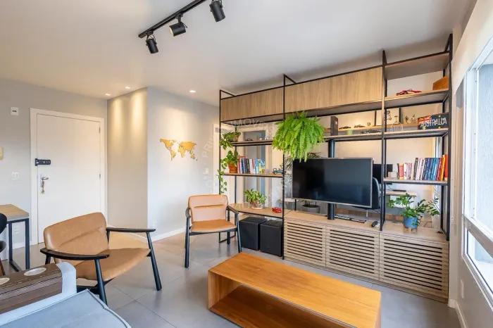 Apartamento mobiliado para alugar no Petrópolis com 1 quarto (suíte)