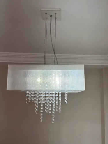 1 Lustre branco com cristais lâmpadas led e 2 plafons