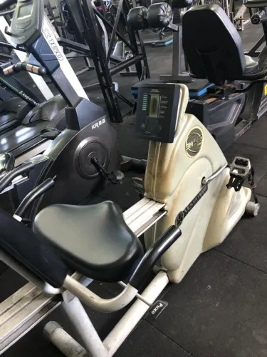 Bicicleta ergometrica vertica