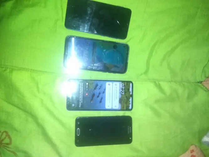 Vendo 4 celulares top