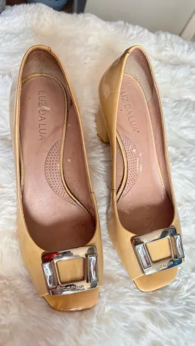 Sapato feminino Luz da Lua peep toe