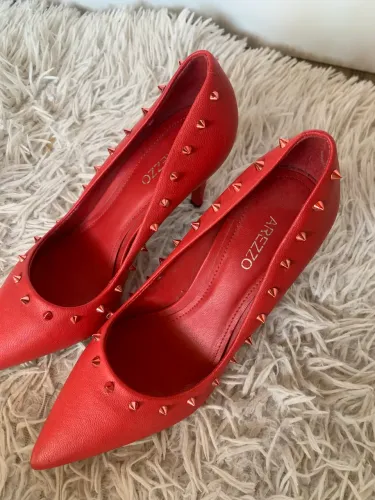Scarpin Arezzo Vermelho Original com Spikes Usado 1x 