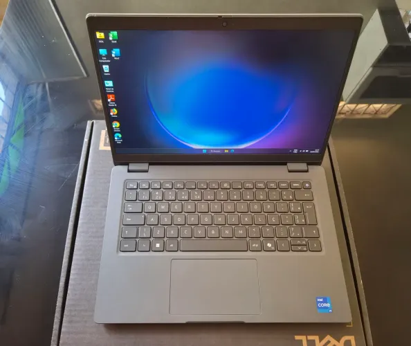 Notebook Dell Latitude 3450 / i7 13th / 8Gb de RAM / SSD 256gb / Tela de 14"