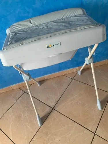 Vendo banheira com suporte trocador